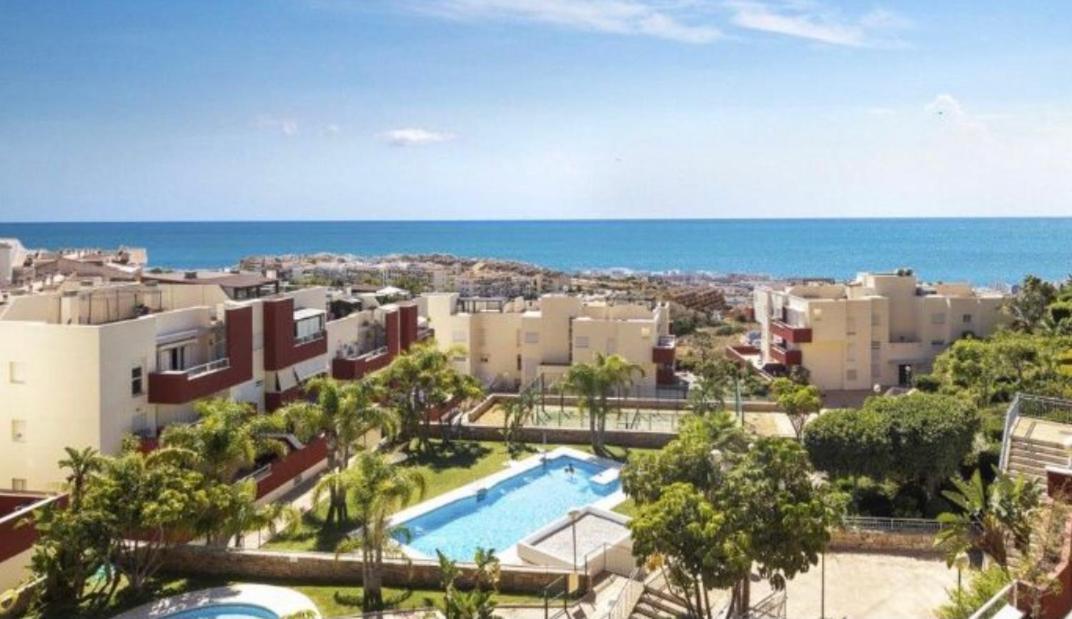 Ático duplex en Benalmádena vistas al mar y montaña dos habitaciones Exterior foto